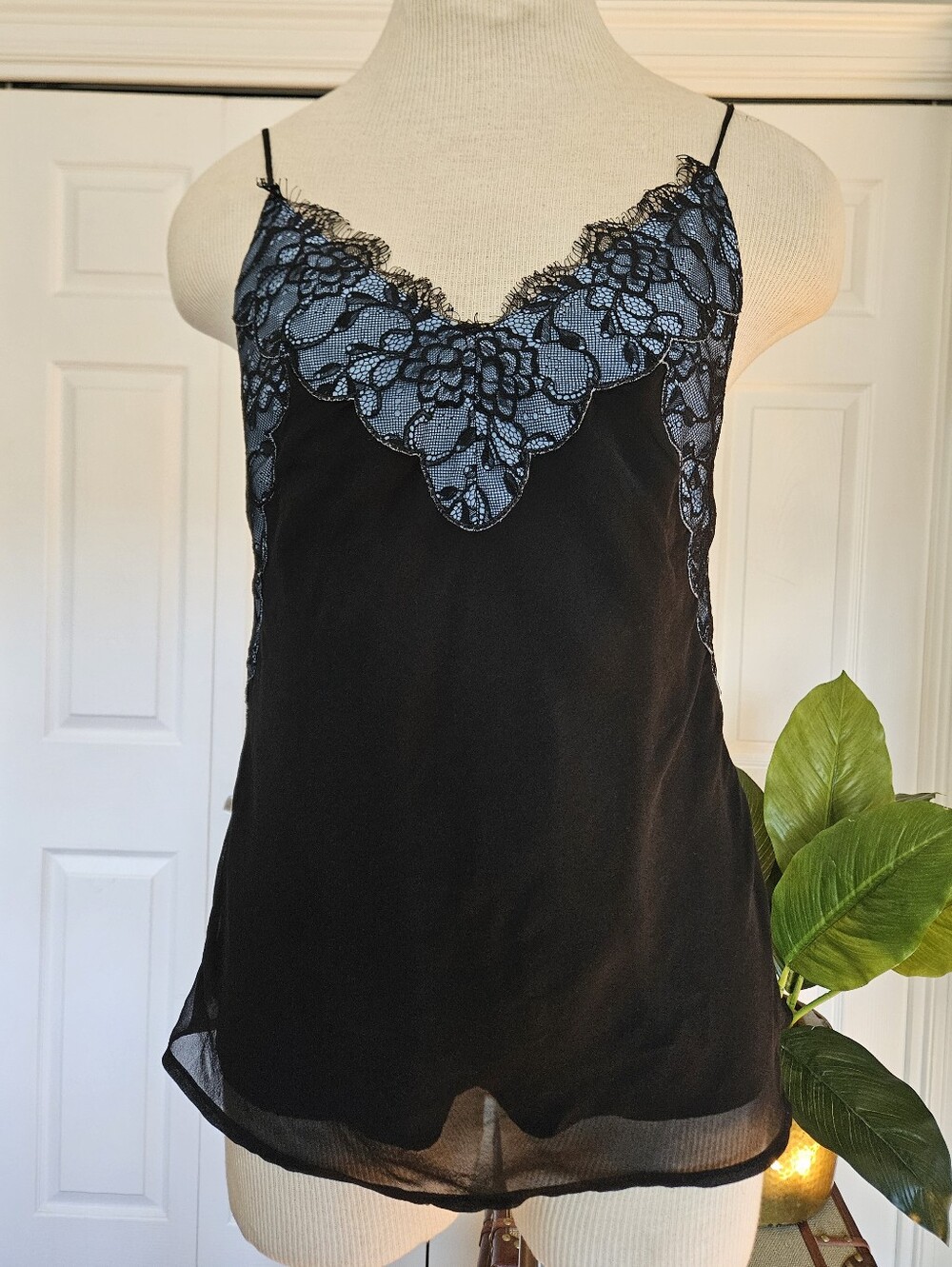 Greylin Y2K Romantic Goth Inspired Two-Tone Black Blue Lace Cami Top Size M.